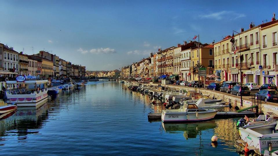 L'Atelier, Appartement Renove A 100 Metres Du Canal Sete Luaran gambar